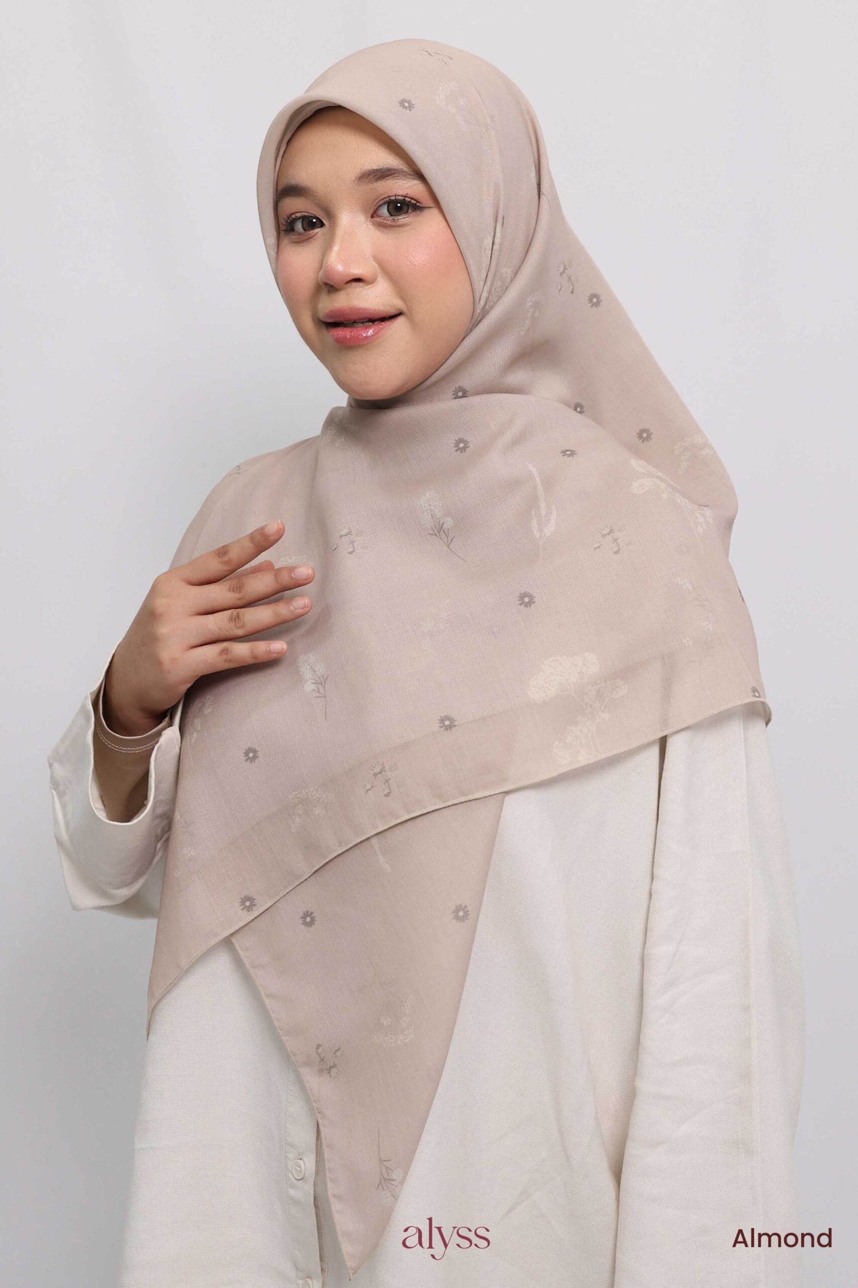 Ruhi - Almond - Image 2