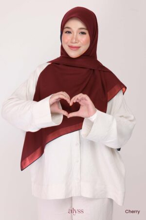 Alternative view of Suri - Cherry