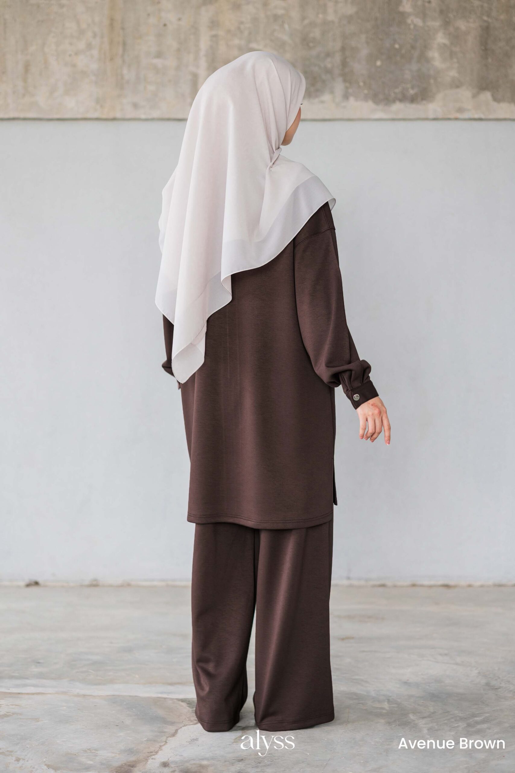 Sofie - Avenue Brown - Image 2