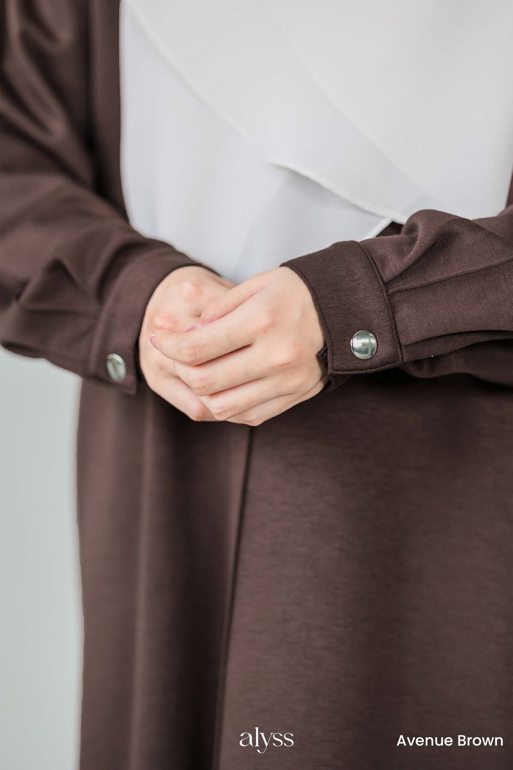 Sofie - Avenue Brown - Image 4