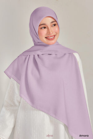 Alternative view of Suri - Amora