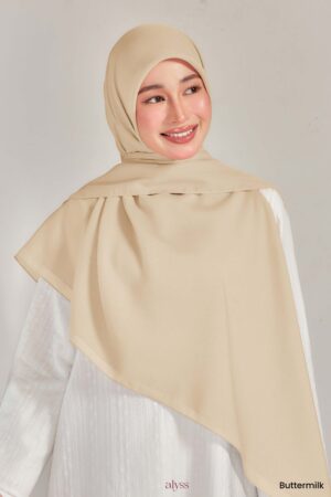 Alternative view of Suri - Buttermilk