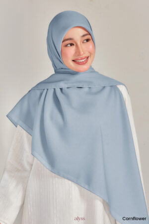 Alternative view of Suri - Cornflower