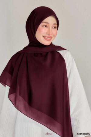 Alternative view of Suri - Mahogany