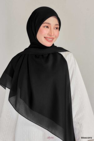 Alternative view of Suri - Mascara