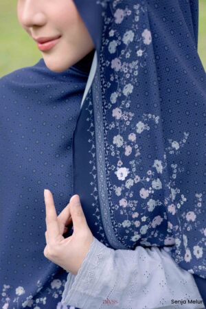 Alternative view of Warisan - Senja Melur