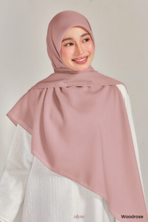 Alternative view of Suri - Woodrose